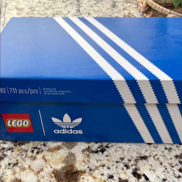 Adidas Originals Superstar LEGO Model - Picture 2 of 5